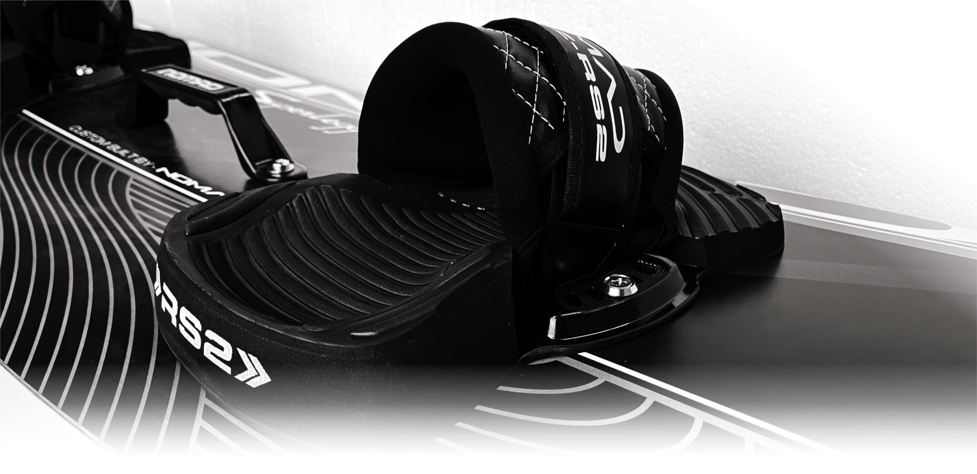 Nomad RS-2 Pad and Strap system, close up on a kiteboard